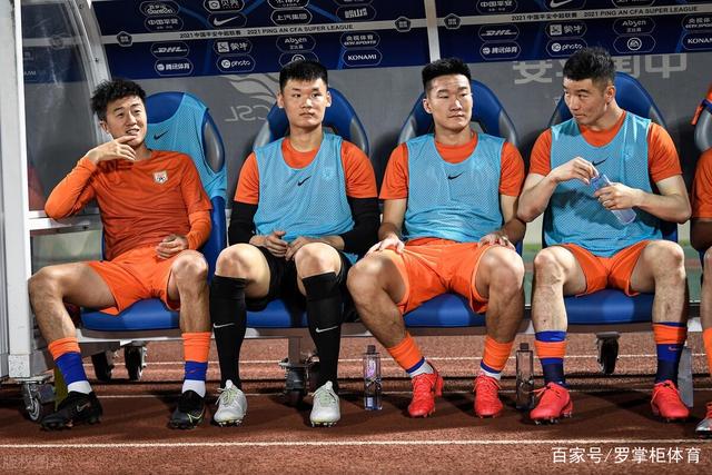 罗马诺：亚特兰大为埃德松提供5年续约合同，曼联仍会引进1名中场